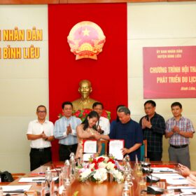 cái bắt tay mở ra tương lai tươi sáng cho du lịch Bình Liêu